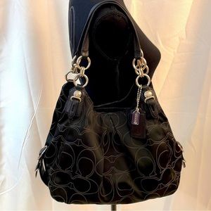 Coach Classic Maggie Mia Black shoulder bag